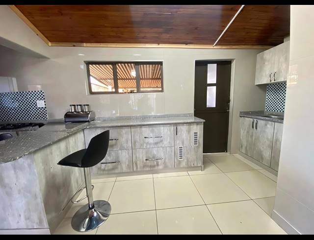 3 BEDROOM HOUSE FOR SALE IN FERNWOOD
